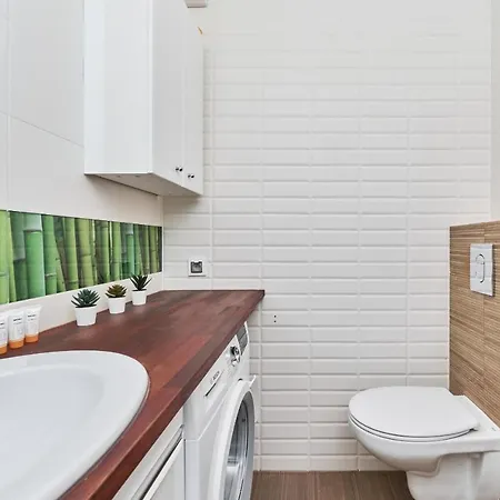 Rozy Wiatrow With Underground Garage By Renters * Breslau