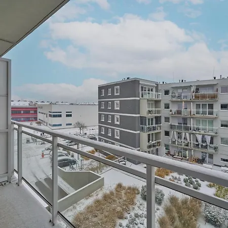 Апартаменты Rozy Wiatrow With Underground Garage By Renters Вроцлав