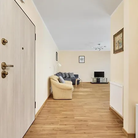 Апартаменты Rozy Wiatrow With Underground Garage By Renters